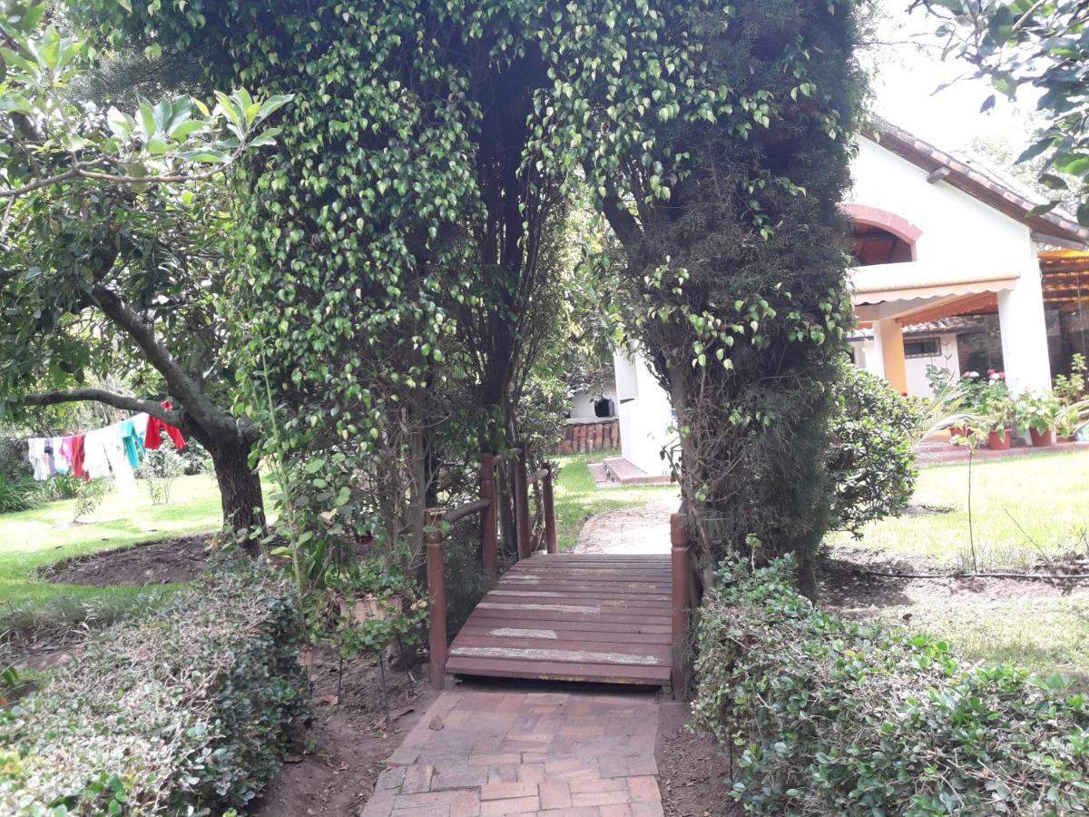 Hotel Quinta La Gardenia Puembo Exterior foto